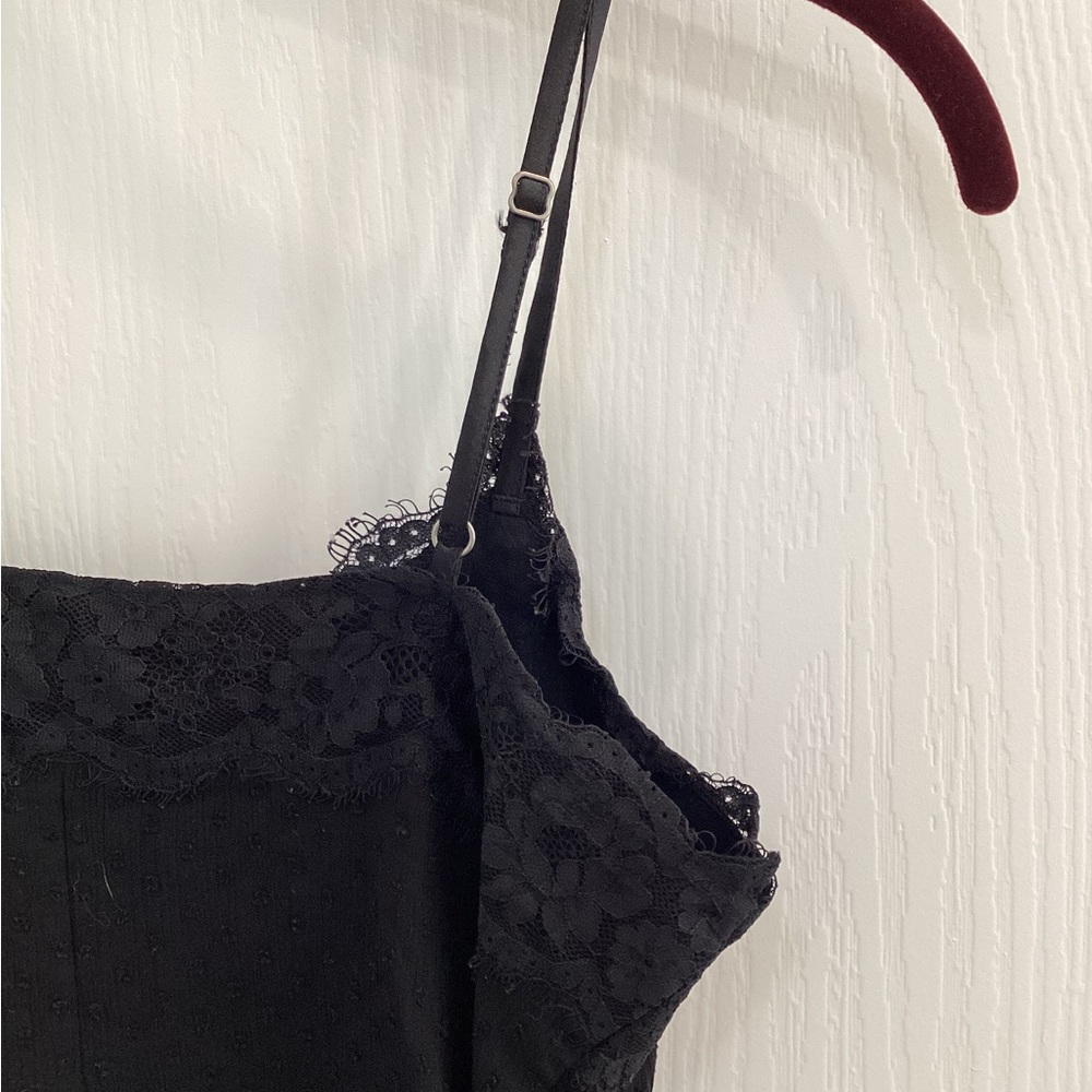 Abercrombie & Fitch Elegant Black Cami with Lace Detail - Picture 7 of 10
